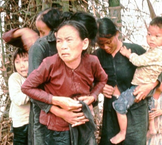 Σαν σήμερα: Αποκαλύπτεται η «σφαγή του Μι Λάι» (Photos, σκληρές εικόνες) - Media