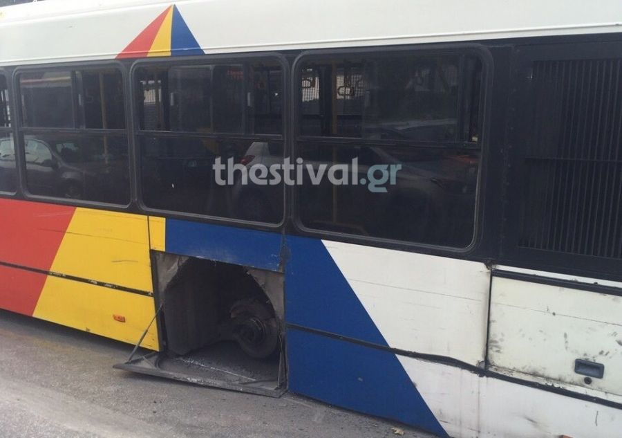 Θεσσαλονίκη: Έσκασε λάστιχο λεωφορείου του ΟΑΣΘ και άρχισαν να εκτοξεύονται πλαστικά (Video) - Media