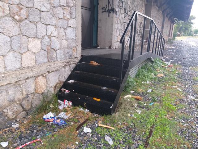 Χωματερή ο σταθμός του ΟΣΕ της Καλαμάτας (Photos)  - Media
