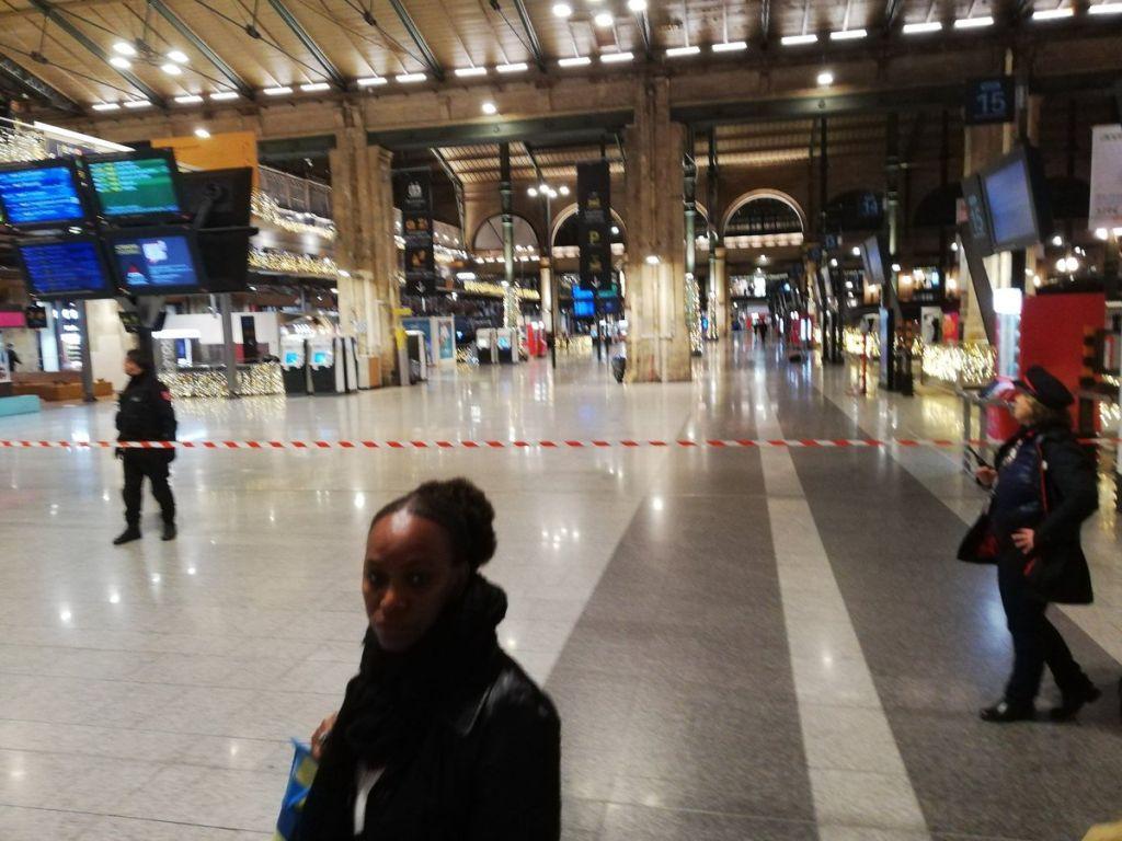 Μερική εκκένωση του σιδηροδρομικού σταθμού στο Παρίσι λόγω ανενεργούς οβίδας σε σάκο ταξιδιώτη - Media