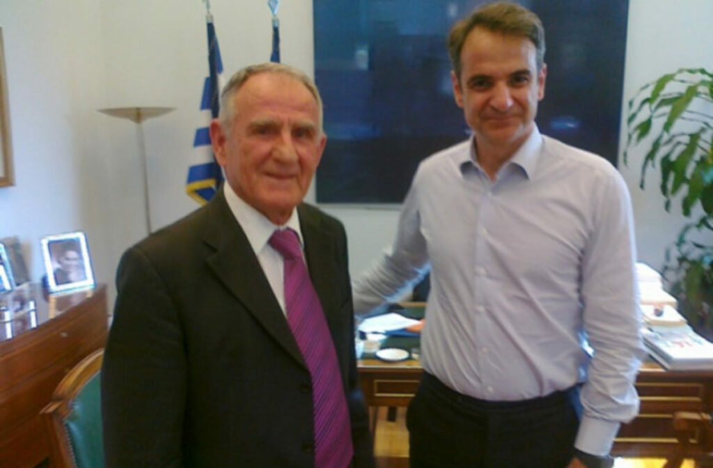 Πατέρας, φορολογικό και ΝΔ - Πώς η κυβέρνηση ρίχνει στην αγορά εργασίας τα «περήφανα» γηρατειά - Media