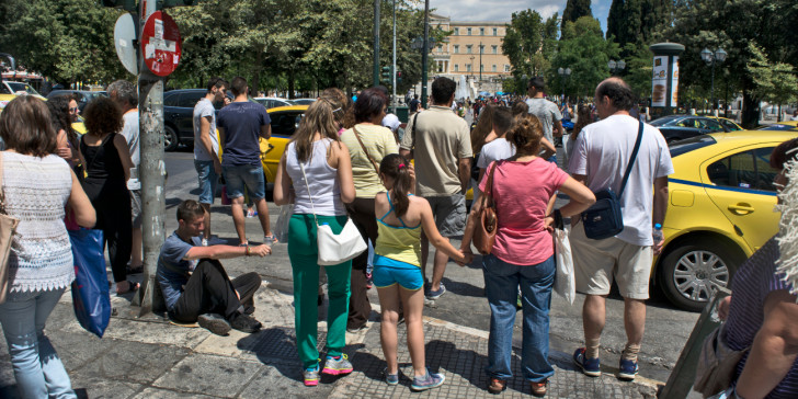 Πρόστιμα και για πεζούς - Πότε μπορεί η Τροχαία να κόψει κλήση - Media