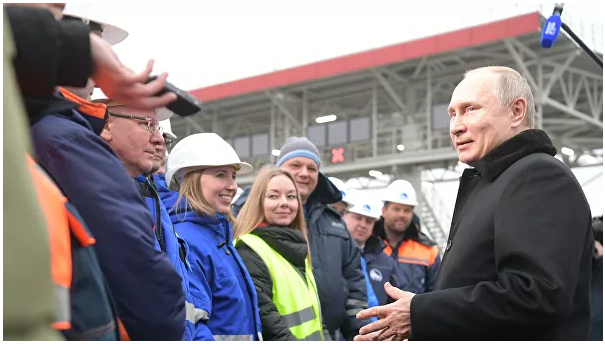 Ο Πούτιν εγκαινίασε ένα «ιστορικό» έργο, τον πρώτο αυτοκινητόδρομο Μόσχα - Αγία Πετρούπολη - Media