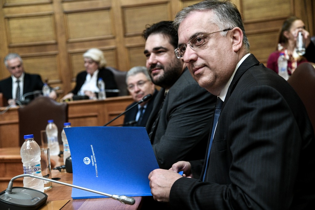 Στα κόμματα το σχέδιο νόμου για την ψήφο των Ελλήνων του εξωτερικού - Media