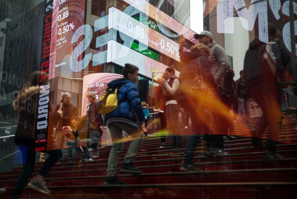 Μαζικό sell-off στις παγκόσμιες αγορές το 2020 αναμένουν οι κροίσοι του πλανήτη - Media