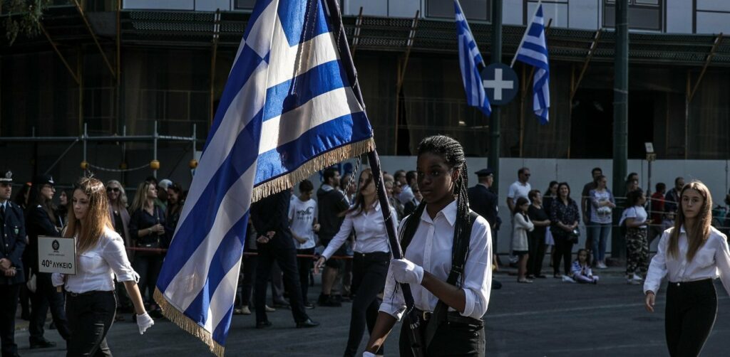 Ελληνονιγηριανή σημαιοφόρος: «Είμαι Ελληνίδα - Δεν περίμενα πως θα μιλούσαν για μένα στη Βουλή» - Media