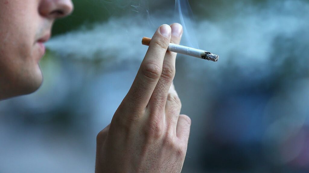 No smoking: Άρχισαν οι έλεγχοι για την εφαρμογή του αντικαπνιστικού νόμου - Τι έγινε την πρώτη μέρα - Media