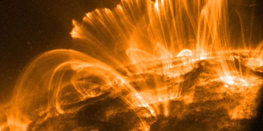 Εφιαλτικό: Ο «ήχος» της ηλιακής καταιγίδας καθώς «σαρώνει» τη Γη (Audio) - Media