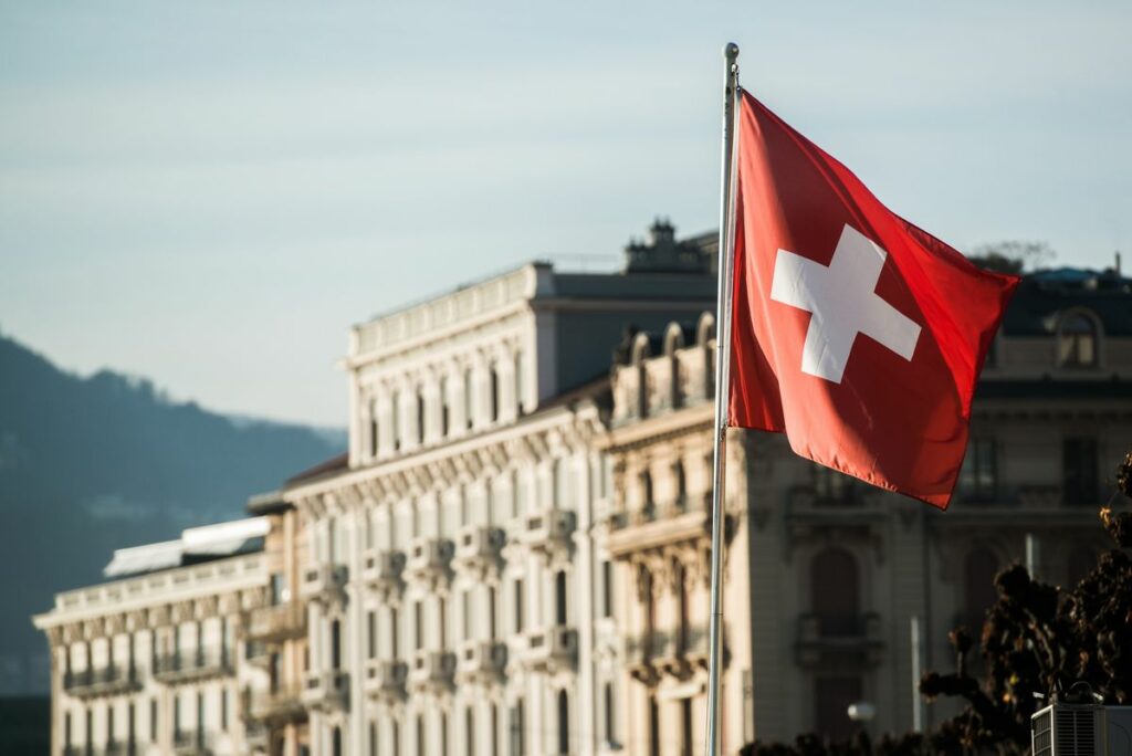 Μυστηριώδης Ελβετός trader το «βαθύ λαρύγγι» του σκανδάλου Νίκα - Λαβίδα - Media