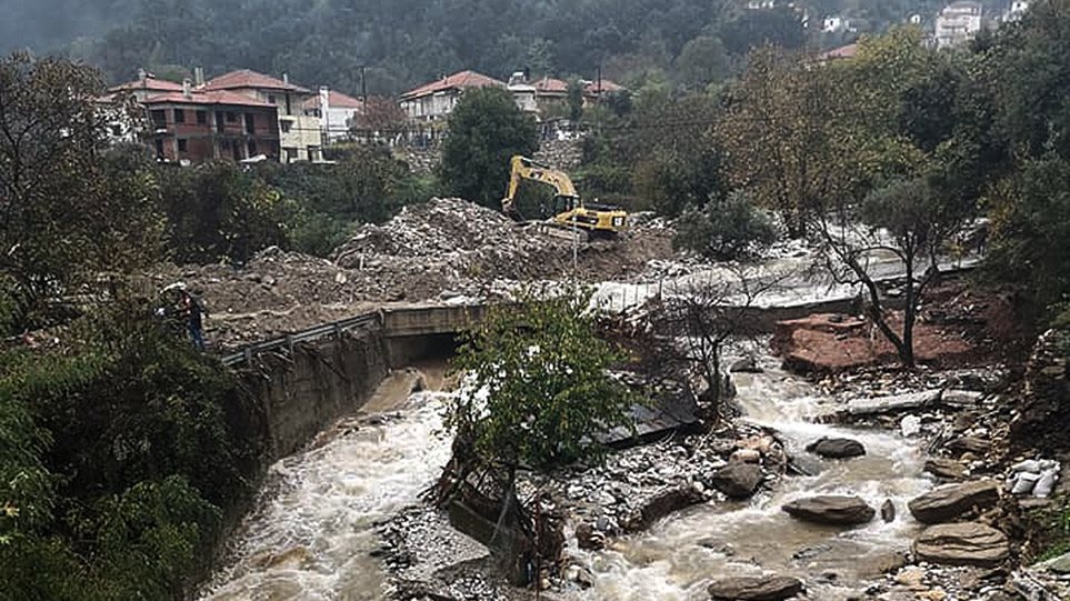 Δήμαρχος Θάσου: Εκτεταμένες ζημιές σε δρόμους, γέφυρες, σπίτια και επιχειρήσεις  - Media