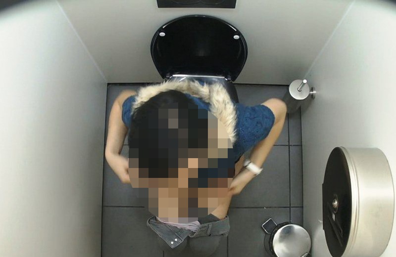 ΗΠΑ: Καταγγέλλει το αφεντικό του - Είχε βάλει κάμερες στο WC και κατέγραφε τους εργαζόμενους - Media