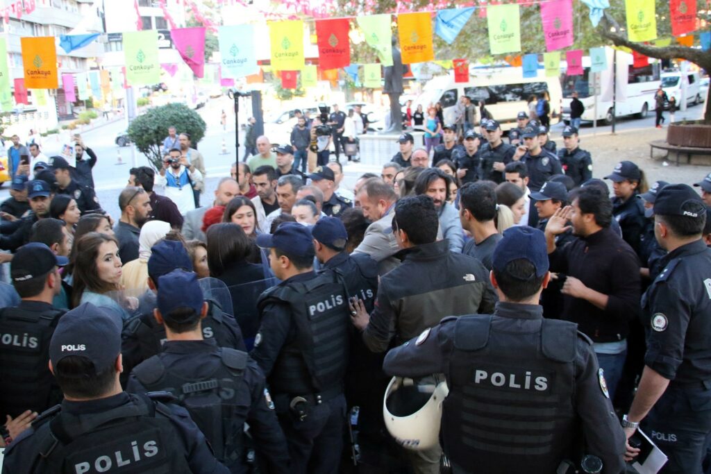 Η τουρκική αστυνομία βασάνισε νέους του HDP επειδή αρνήθηκαν τη «σωματική έρευνα» - Media
