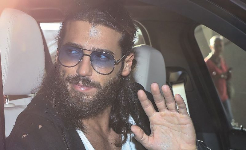 Τζαν Γιαμάν: Κοσμοσυρροή στο αεροδρόμιο της Μαδρίτης για τον Τούρκο ηθοποιό (Videos) - Media