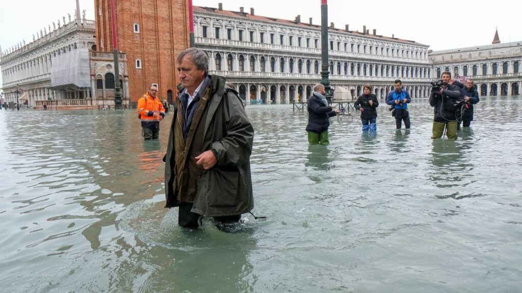 Η Βενετία «πνίγηκε» - Συγκλονιστικά στιγμιότυπα από τις πλημμύρες στα παγκόσμια σύμβολα της πόλης (Photos/Videos) - Media