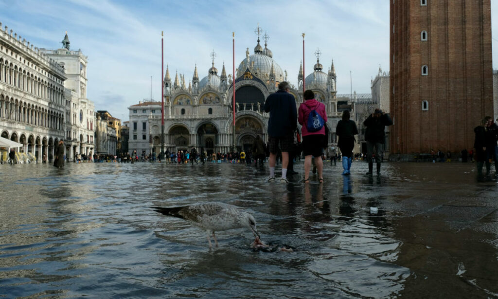 Απόγνωση στην Βενετία: Τρίτη πλημμύρα σε μια εβδομάδα - Media