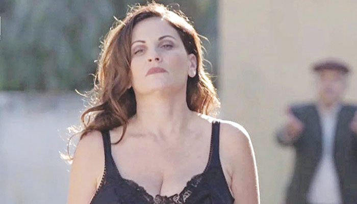 Θεοφανία Παπαθωμά: Ζήτησα να γίνει πιο σκληρή η σκηνή του διασυρμού της Βιολέτας (Video) - Media