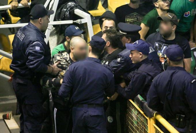 Το φύλλο αγώνα για τη διακοπή στο Παναθηναϊκός-Ολυμπιακός: «Αστυνομικός προκάλεσε λεκτικά και με χειρονομίες τους φίλους των γηπεδούχων» - Media