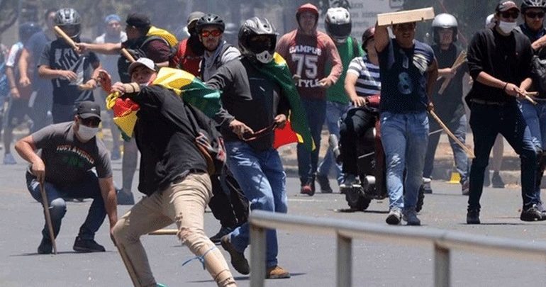 Βολιβία: Οκτώ νεκροί στις ταραχές της Τρίτης μεταξύ των δυνάμεων της τάξης και διαδηλωτών - Media