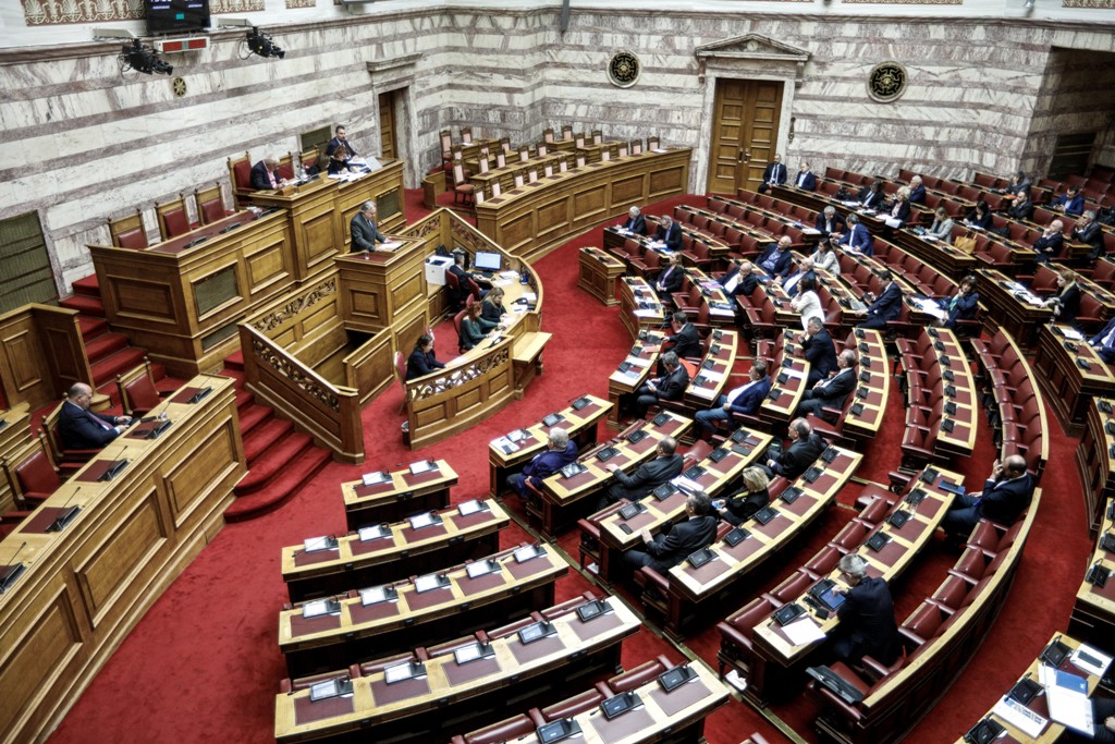 Αναθεώρηση Συντάγματος: Σύγκρουση για τον τρόπο εκλογής Προέδρου της Δημοκρατίας  - Media