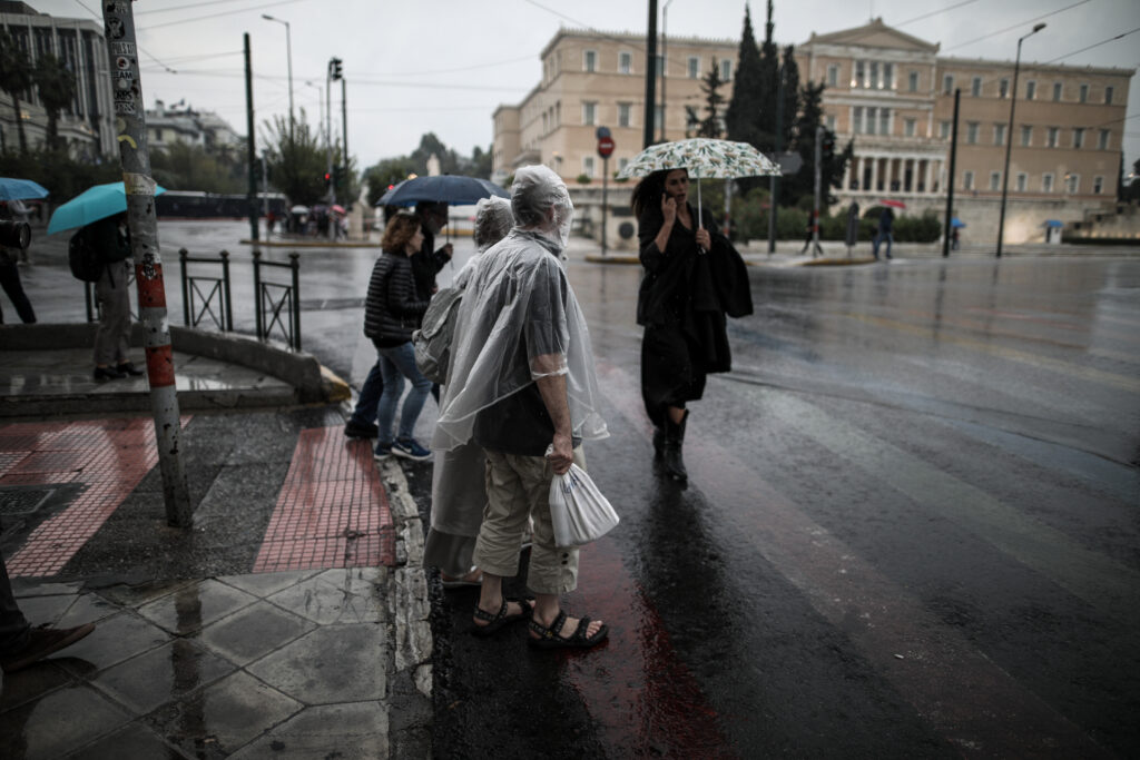 Έρχονται ισχυρές καταιγίδες και πτώση της θερμοκρασίας - Πότε αλλάζει ο καιρός - Media