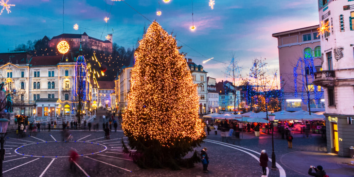 Ποιος δήμος «ανάβει» το πρώτο χριστουγεννιάτικο δέντρο;  - Media