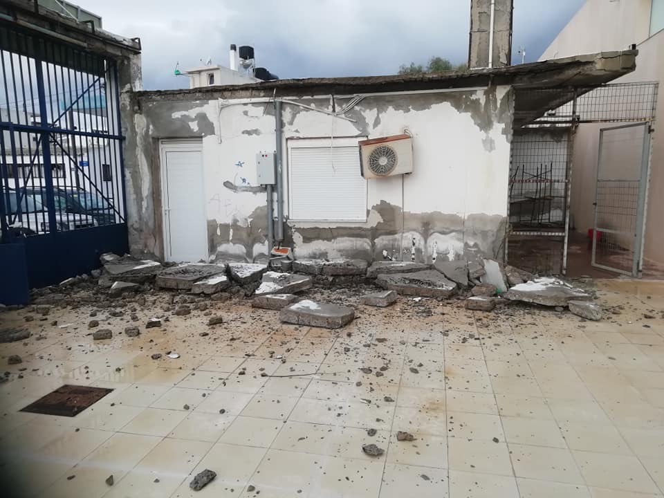 Kρήτη: Κατέρρευσε κεντρική είσοδος δημοτικού σταδίου - Media