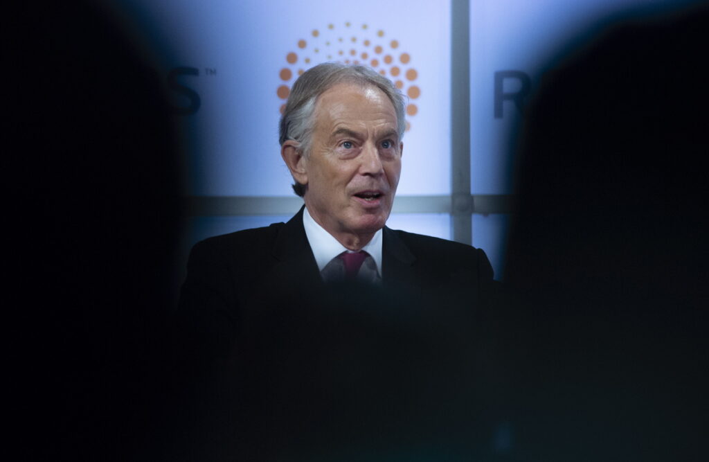 Τόνι Μπλερ κατά Κόρμπιν: Το εκλογικό αποτέλεσμα μας ντρόπιασε - Media