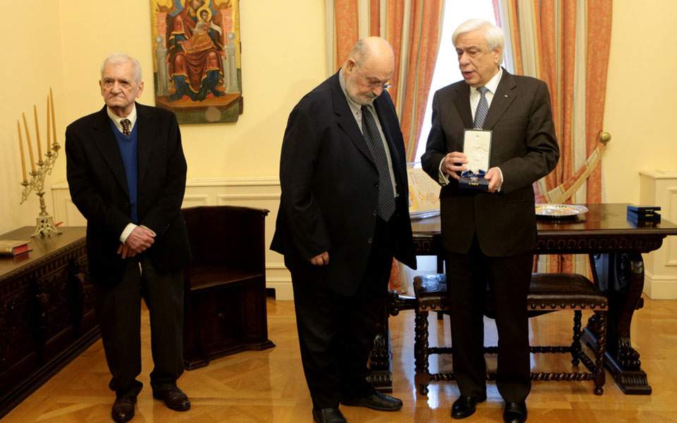 Παρασημοφορήθηκαν από τον Πρόεδρο της Δημοκρατίας Τ. Πατρίκιος και Κ. Γεωργουσόπουλος - Media