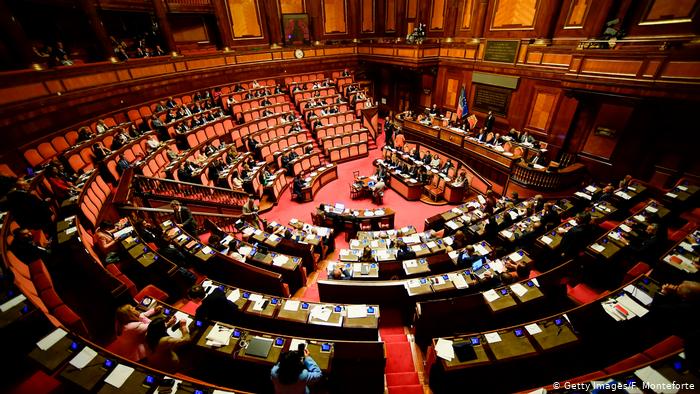 Ιταλία: Πέρασε ο προϋπολογισμός Κόντε - Δεν αποκλείονται πρόωρες εκλογές μέσα στο 2020 - Media