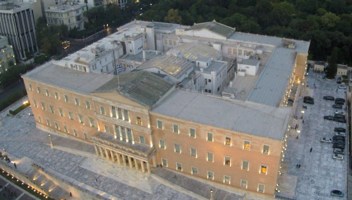 Πόσα λεφτά θα πάρουν τα κόμματα ως κρατική χρηματοδότηση για το 2019 - Media