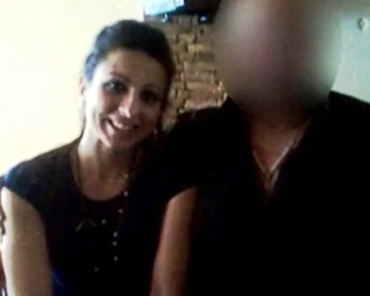 Θρήνος και οργή στην κηδεία της 33χρονης - Προφυλακιστέος ο συζυγοκτόνος - Media