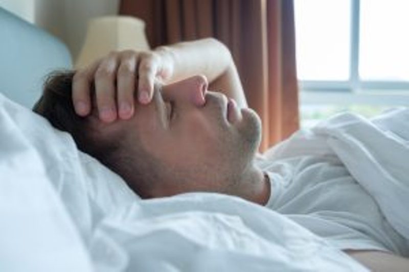 Πονοκέφαλος μετά τον ύπνο: Όλες οι πιθανές αιτίες για να τον αποτρέψετε - Media