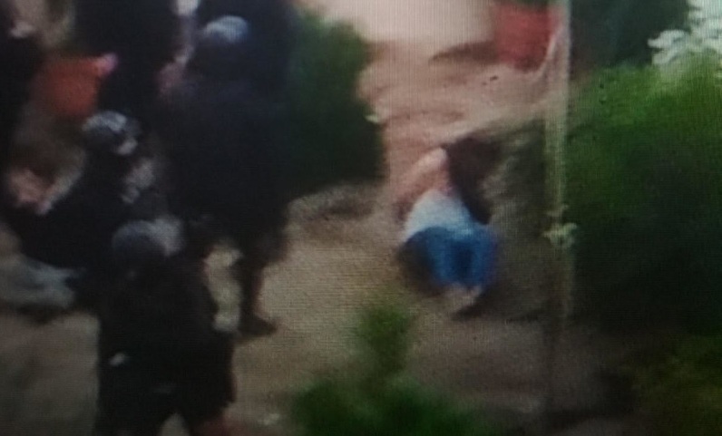 Η αστυνομία έκανε το Κουκάκι …Γκουαντάναμο - Βαριές καταγγελίες για πρωτοφανή βία κατά κατοίκων (Photos/Video) - Media
