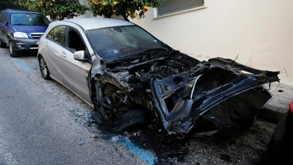 Ανάληψη ευθύνης για γκαζάκια σε δημοσιογράφο και σκάφη στη μαρίνα Αλίμου - Media