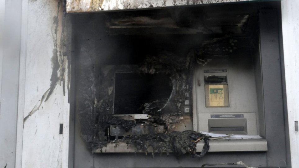 Θεσσαλονίκη: Επιθέσεις με εκρηκτικά σε δύο ΑΤΜ - Έκλεψαν τα χρήματα - Media