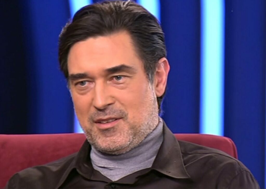 Μπουράκ Χακί: Τρελά ερωτευμένος με τη Χαρά του GNTM ο Τούρκος ηθοποιός - «Θέλω να την παντρευτώ» (Videos) - Media