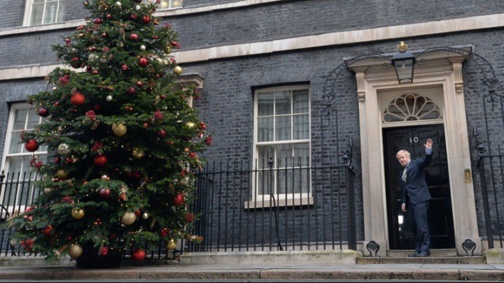 Βρετανία: Επικές χριστουγεννιάτικες ευχές από τον Μπόρις Τζόνσον - «Προσπαθήστε να μην τσακωθείτε πολύ με τα πεθερικά σας» - Media