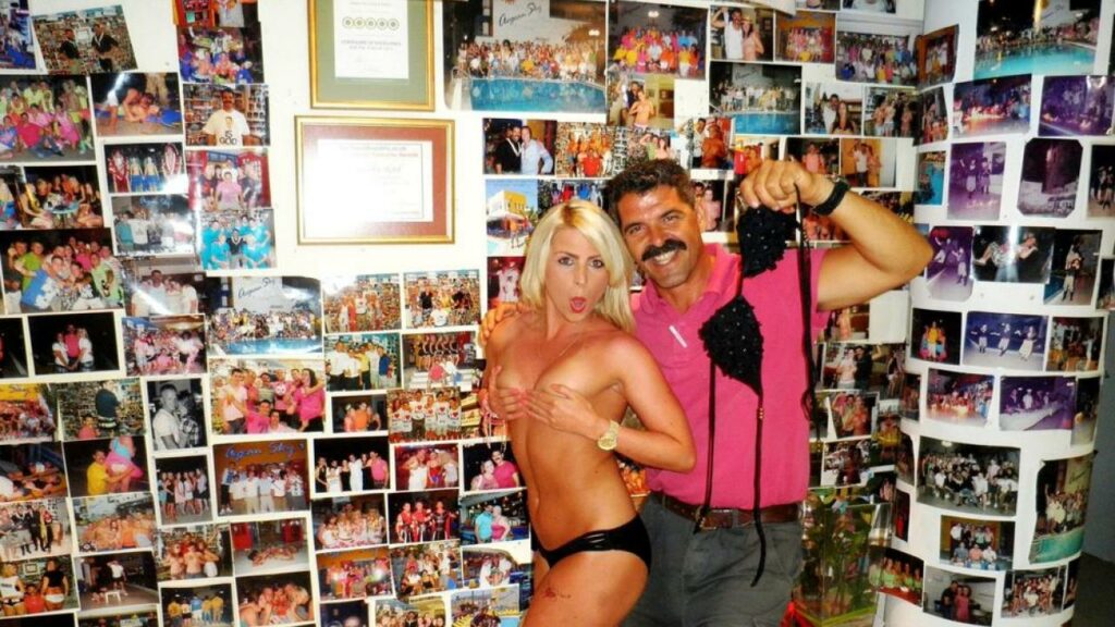 Ο λοχίας-δάσκαλος με τα στρατιωτικά παραγγέλματα και τα «περίεργα...γούστα» (Photo | Video) - Media