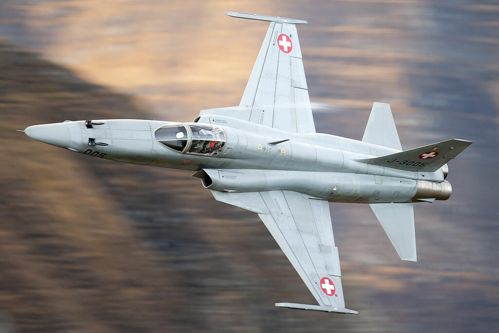 Έγινε κι αυτό: Οι ΗΠΑ αγοράζουν... μαχητικά αεροσκάφη από την Ελβετία - Media
