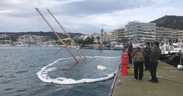 Καβάλα: Βούλγαρος «έχασε» το 20μετρο ιστιοφόρο του μέσα στο λιμάνι (Photos) - Media