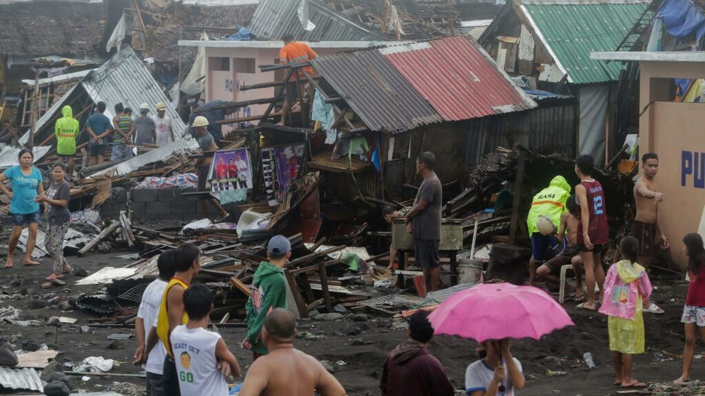 Φιλιππίνες: Στους 10 οι νεκροί από τον τυφώνα Καμούρι (Video/Photos) - Media