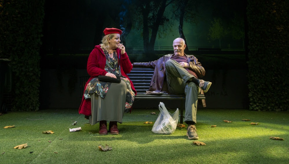 Βόλος: Μπάχαλο στην παράσταση του Κιμούλη –Έμειναν όρθιοι δεκάδες θεατές (Photo)  - Media