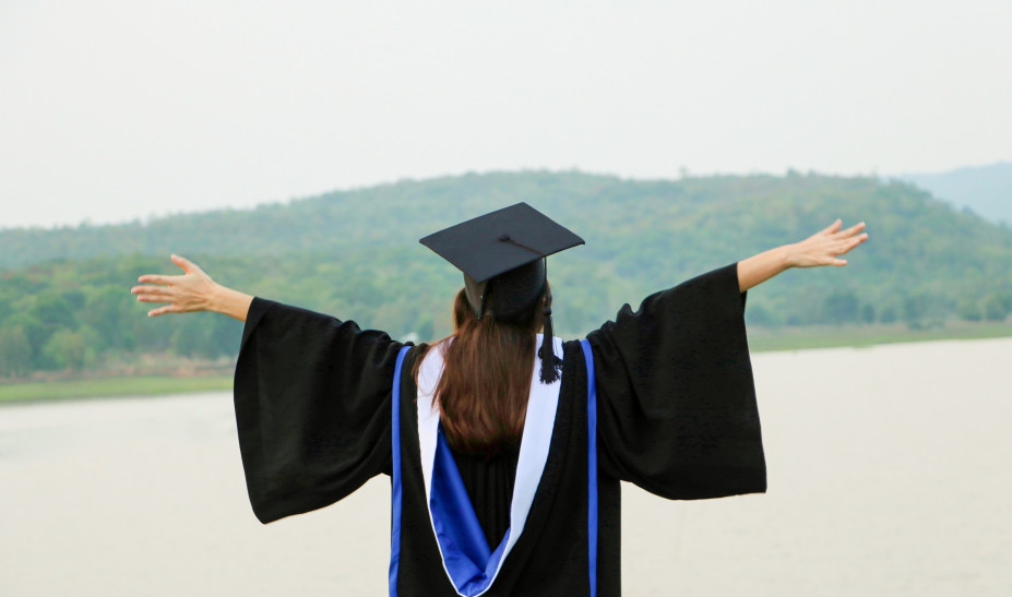 Λάρισα: Συγκινεί η ιστορία της άστεγης που πέρασε στο πανεπιστήμιο - Media