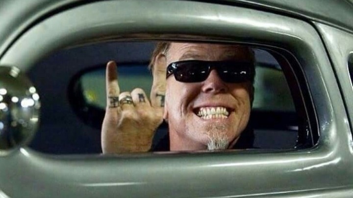 Λεύκωμα με χειροποίητες αντίκες αυτοκινήτων από τον Τζέιμς Χέτφιλντ - Media