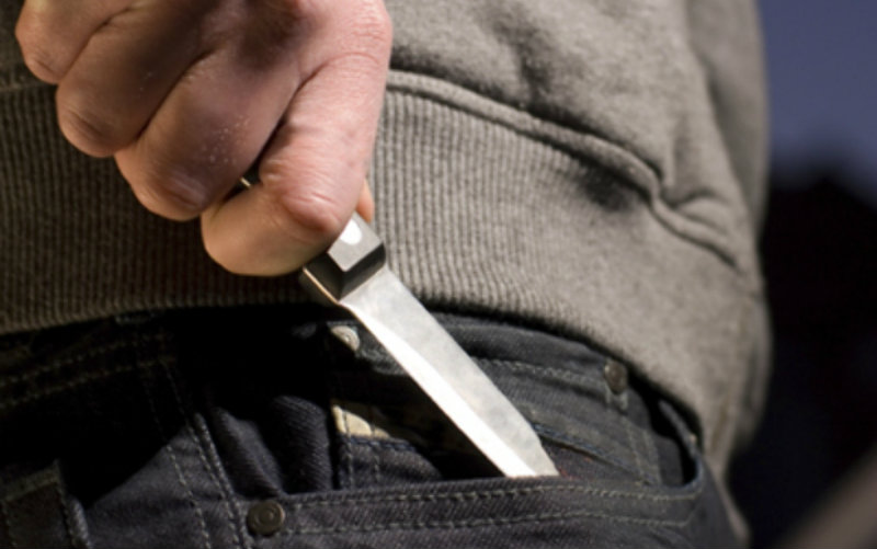 Λάρισα: Βίασε 17χρονο με την απειλή μαχαιριού - Media