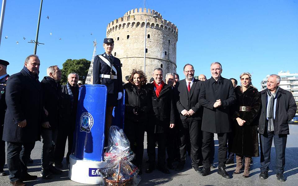 Εικόνες από το παρελθόν με τον ρυθμιστή τροχονόμο στο κέντρο της Θεσσαλονίκης (Photos) - Media