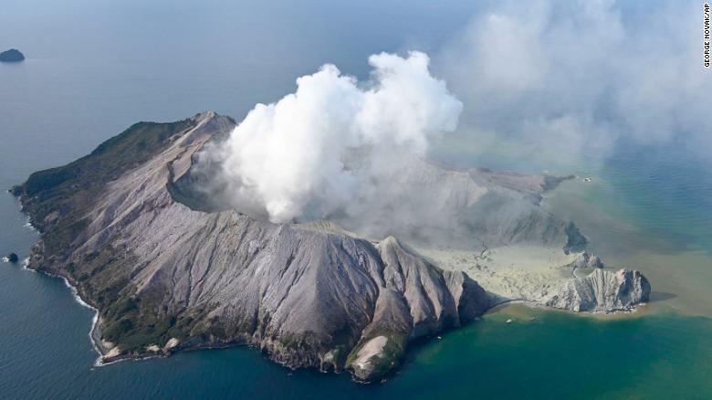 Nέα Ζηλανδία: Επικίνδυνη επιχείρηση ανάκτησης 9 πτωμάτων στο ηφαίστειο (Photos) - Media