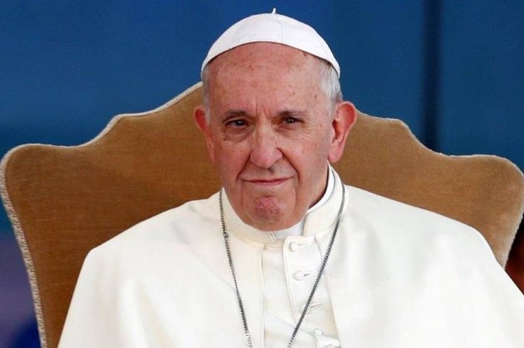 Ο Πάπας Φραγκίσκος υποδέχθηκε πρόσφυγες από τη Λέσβο (Video) - Media