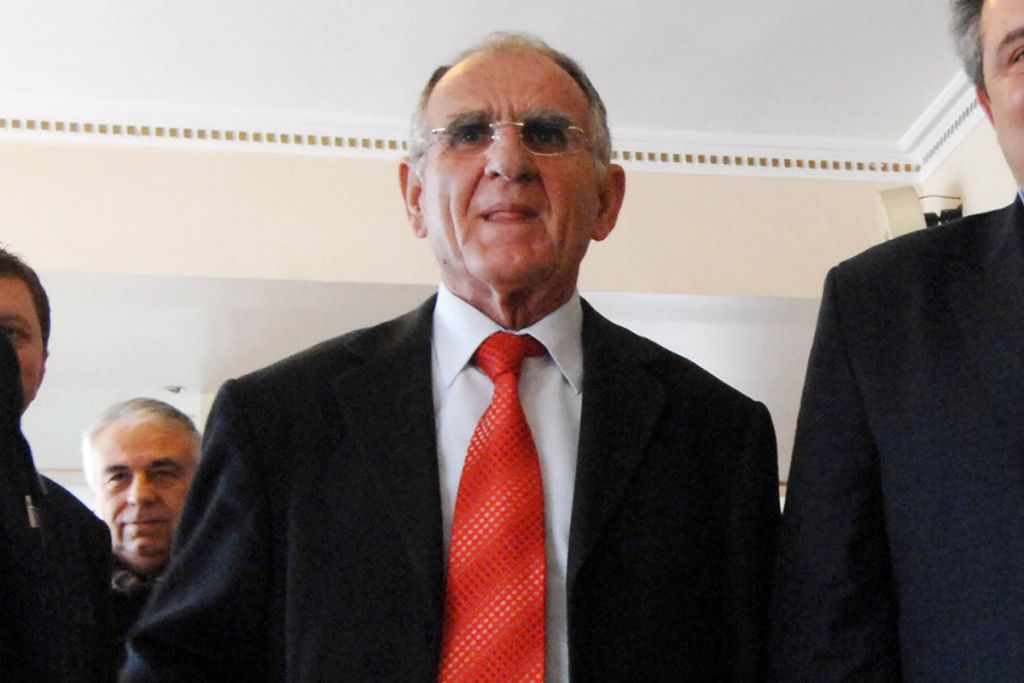 Απίστευτη επίθεση του Κ. Πατέρα στον Κυριάκο Μητσοτάκη: «Τσίρκο κατάντησε την Ελλάδα» - Media