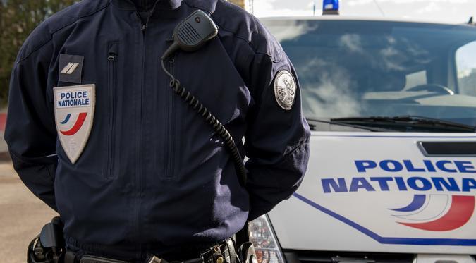 Γαλλία: Αστυνομικοί άνοιξαν πυρ κατά άνδρα που τους απείλησε με μαχαίρι - Media